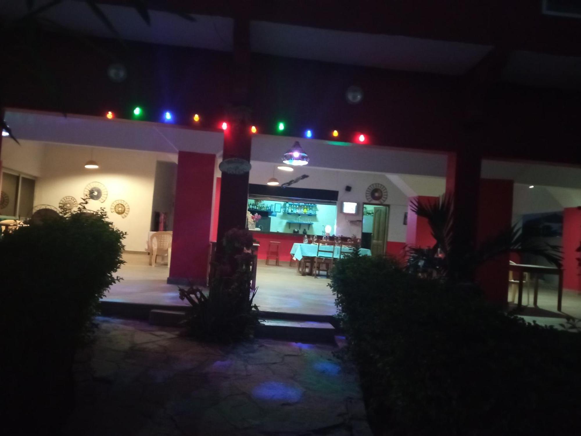 Chez Medzo Et Patou Otel Popenguine Dış mekan fotoğraf